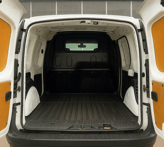 Білий Рено Кєнгу, об'ємом двигуна 1.46 л та пробігом 290 тис. км за 4999 $, фото 5 на Automoto.ua