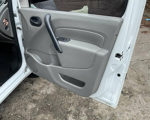 Білий Рено Кєнгу, об'ємом двигуна 1.46 л та пробігом 326 тис. км за 6200 $, фото 9 на Automoto.ua