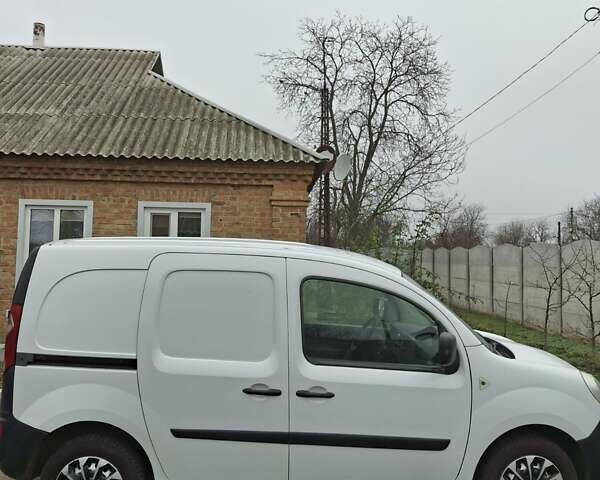 Белый Рено Кенгу, объемом двигателя 1.46 л и пробегом 334 тыс. км за 5900 $, фото 1 на Automoto.ua