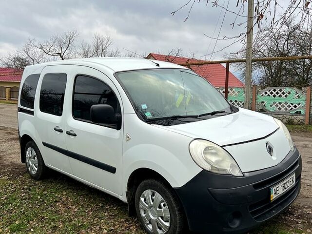 Белый Рено Кенгу, объемом двигателя 1.5 л и пробегом 268 тыс. км за 4999 $, фото 1 на Automoto.ua