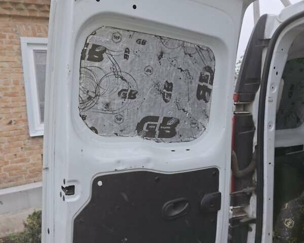 Белый Рено Кенгу, объемом двигателя 1.46 л и пробегом 334 тыс. км за 5900 $, фото 11 на Automoto.ua