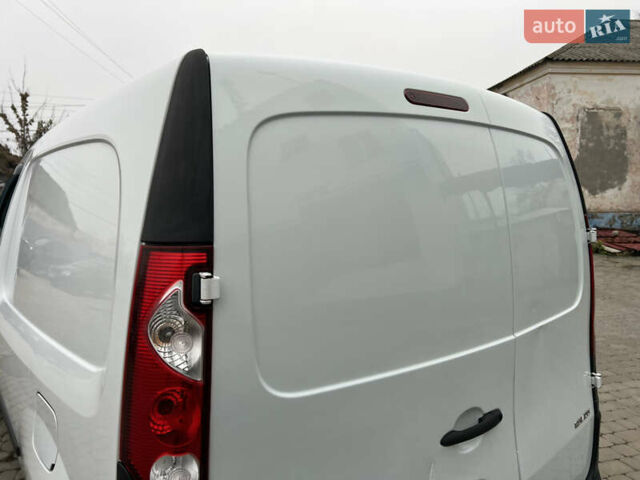 Белый Рено Кенгу, объемом двигателя 1.5 л и пробегом 262 тыс. км за 5750 $, фото 20 на Automoto.ua