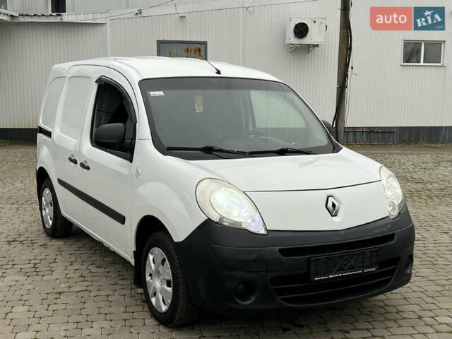 Белый Рено Кенгу, объемом двигателя 1.5 л и пробегом 262 тыс. км за 5750 $, фото 78 на Automoto.ua