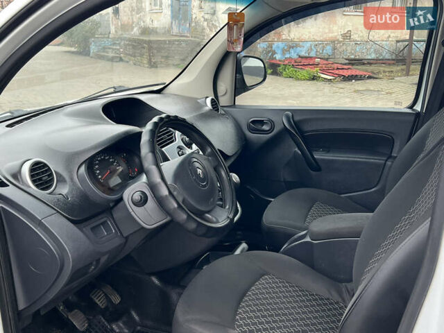 Белый Рено Кенгу, объемом двигателя 1.5 л и пробегом 262 тыс. км за 5750 $, фото 33 на Automoto.ua
