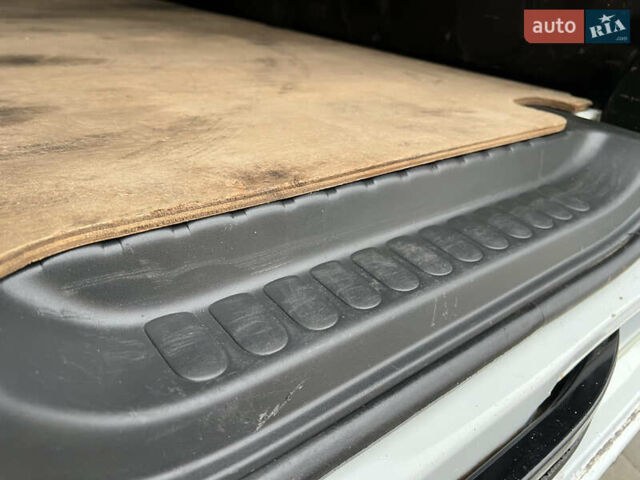 Белый Рено Кенгу, объемом двигателя 1.5 л и пробегом 262 тыс. км за 5750 $, фото 58 на Automoto.ua