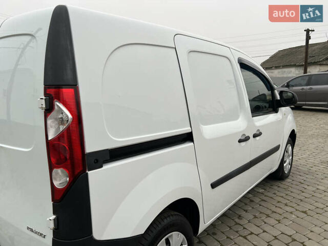 Белый Рено Кенгу, объемом двигателя 1.5 л и пробегом 262 тыс. км за 5750 $, фото 23 на Automoto.ua