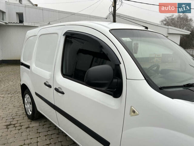 Белый Рено Кенгу, объемом двигателя 1.5 л и пробегом 262 тыс. км за 5750 $, фото 25 на Automoto.ua