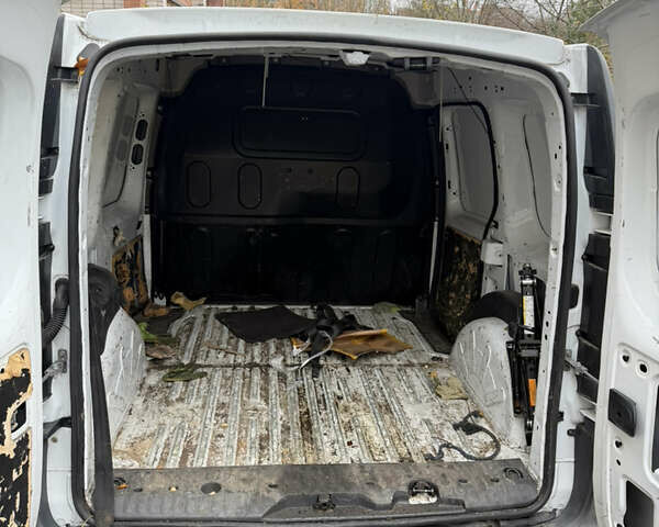 Белый Рено Кенгу, объемом двигателя 0 л и пробегом 128 тыс. км за 3000 $, фото 8 на Automoto.ua