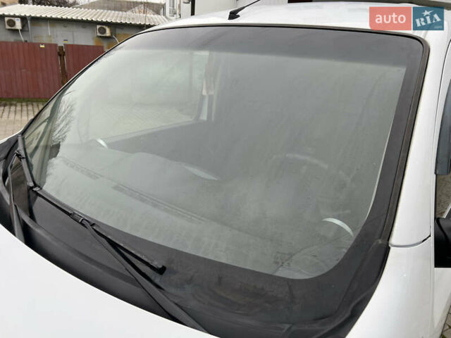 Белый Рено Кенгу, объемом двигателя 1.5 л и пробегом 262 тыс. км за 5750 $, фото 15 на Automoto.ua