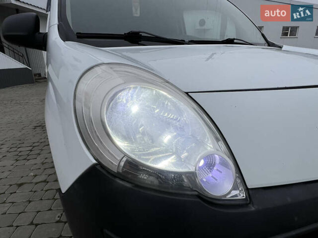 Белый Рено Кенгу, объемом двигателя 1.5 л и пробегом 262 тыс. км за 5750 $, фото 79 на Automoto.ua