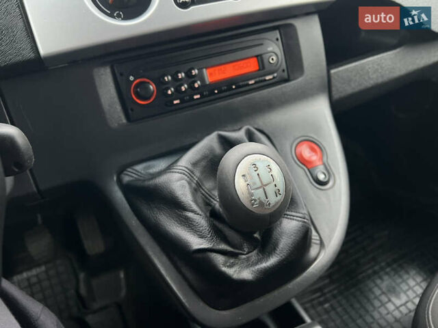 Белый Рено Кенгу, объемом двигателя 1.5 л и пробегом 262 тыс. км за 5750 $, фото 43 на Automoto.ua