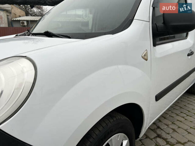 Белый Рено Кенгу, объемом двигателя 1.5 л и пробегом 262 тыс. км за 5750 $, фото 16 на Automoto.ua