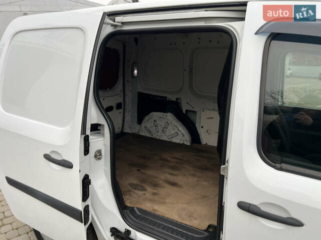 Белый Рено Кенгу, объемом двигателя 1.5 л и пробегом 262 тыс. км за 5750 $, фото 59 на Automoto.ua