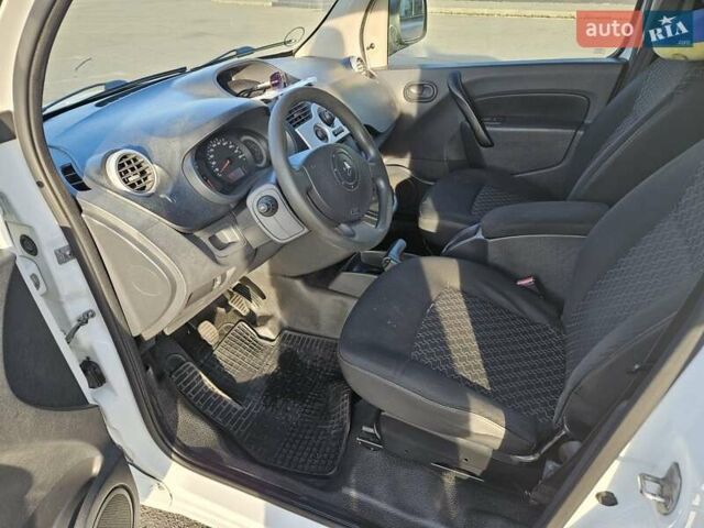 Білий Рено Кєнгу, об'ємом двигуна 1.5 л та пробігом 607 тис. км за 5500 $, фото 9 на Automoto.ua