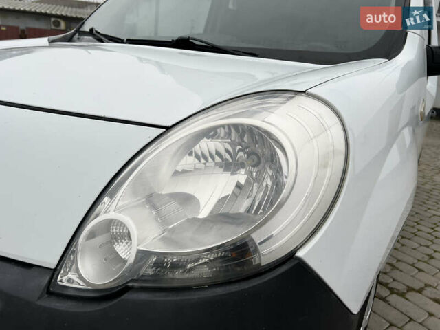 Белый Рено Кенгу, объемом двигателя 1.5 л и пробегом 262 тыс. км за 5750 $, фото 13 на Automoto.ua