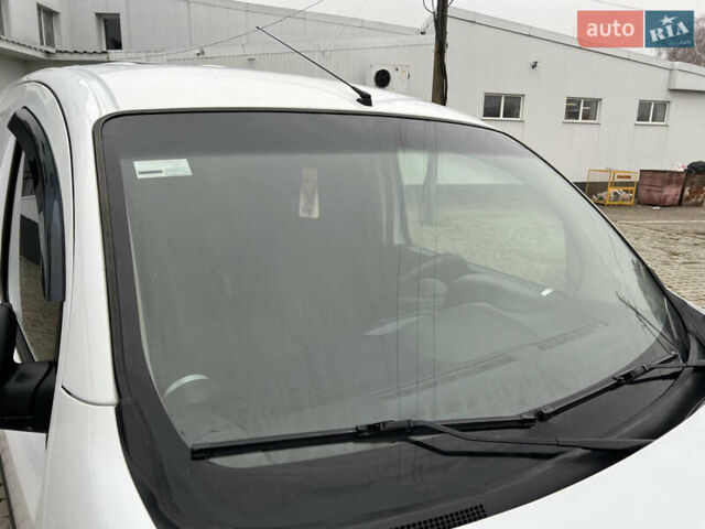 Белый Рено Кенгу, объемом двигателя 1.5 л и пробегом 262 тыс. км за 5750 $, фото 29 на Automoto.ua