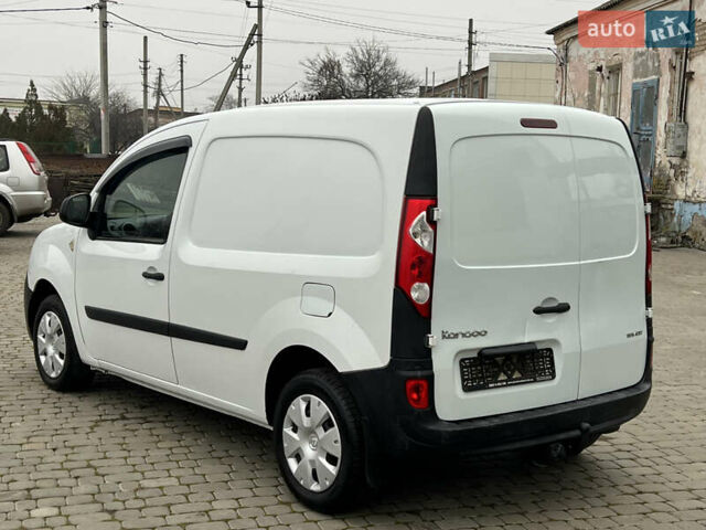 Белый Рено Кенгу, объемом двигателя 1.5 л и пробегом 262 тыс. км за 5750 $, фото 7 на Automoto.ua