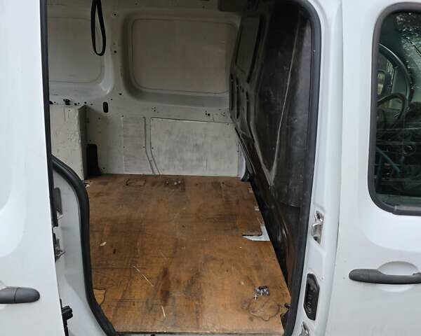 Белый Рено Кенгу, объемом двигателя 1.46 л и пробегом 280 тыс. км за 3100 $, фото 12 на Automoto.ua