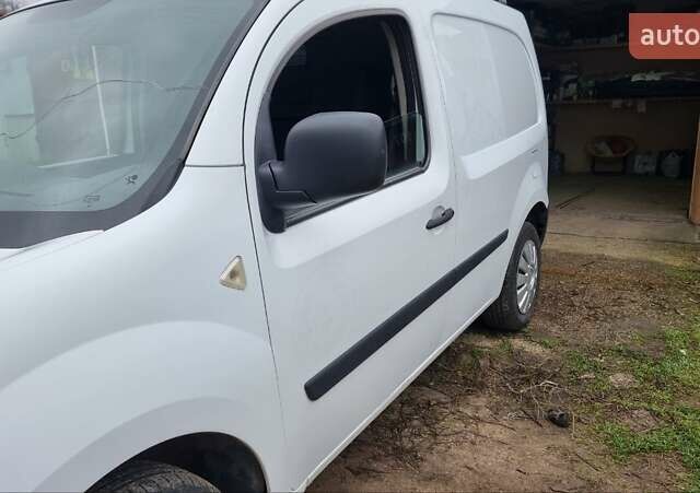 Белый Рено Кенгу, объемом двигателя 1.5 л и пробегом 361 тыс. км за 5300 $, фото 3 на Automoto.ua