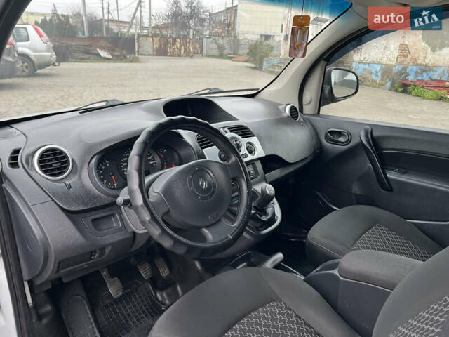 Белый Рено Кенгу, объемом двигателя 1.5 л и пробегом 262 тыс. км за 5750 $, фото 30 на Automoto.ua