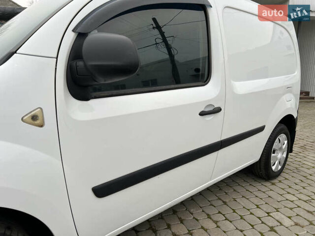 Белый Рено Кенгу, объемом двигателя 1.5 л и пробегом 262 тыс. км за 5750 $, фото 17 на Automoto.ua