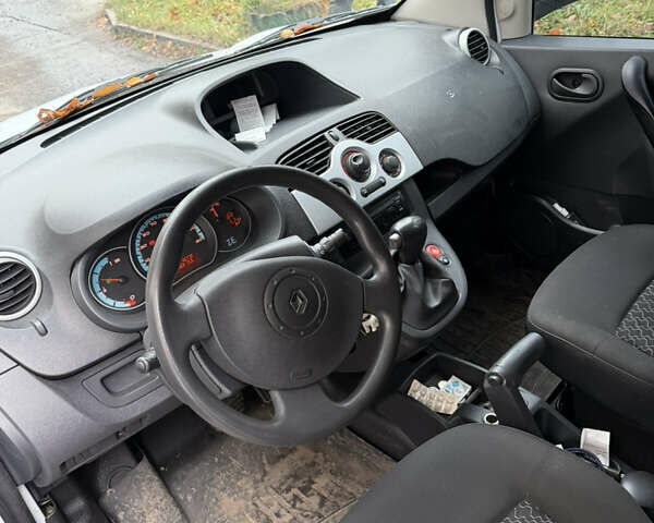 Белый Рено Кенгу, объемом двигателя 0 л и пробегом 128 тыс. км за 3000 $, фото 3 на Automoto.ua