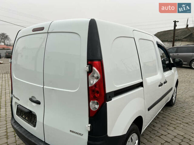 Белый Рено Кенгу, объемом двигателя 1.5 л и пробегом 262 тыс. км за 5750 $, фото 22 на Automoto.ua