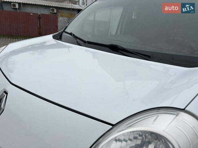 Белый Рено Кенгу, объемом двигателя 1.5 л и пробегом 262 тыс. км за 5750 $, фото 14 на Automoto.ua