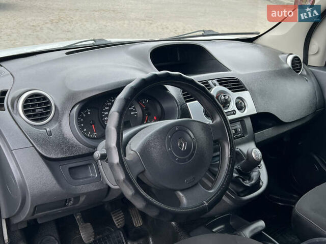 Белый Рено Кенгу, объемом двигателя 1.5 л и пробегом 262 тыс. км за 5750 $, фото 34 на Automoto.ua