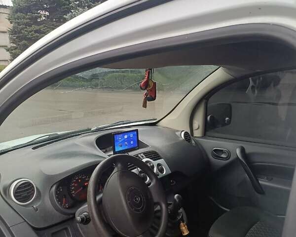 Білий Рено Кєнгу, об'ємом двигуна 1.5 л та пробігом 310 тис. км за 6300 $, фото 4 на Automoto.ua