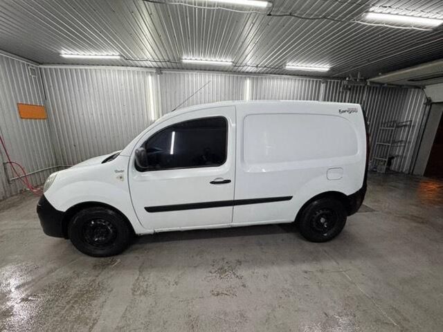 Белый Рено Кенгу, объемом двигателя 1.46 л и пробегом 0 тыс. км за 6200 $, фото 6 на Automoto.ua