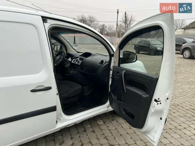 Белый Рено Кенгу, объемом двигателя 1.5 л и пробегом 262 тыс. км за 5750 $, фото 46 на Automoto.ua