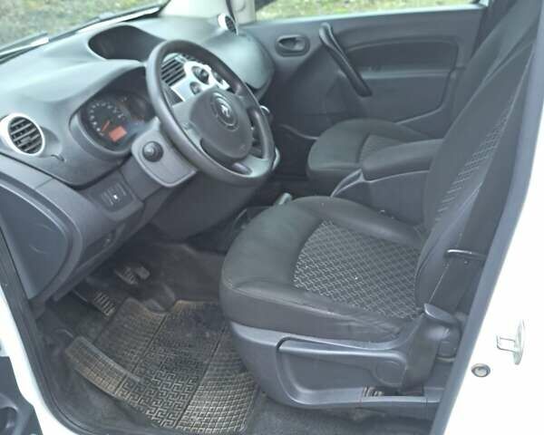 Белый Рено Кенгу, объемом двигателя 1.46 л и пробегом 145 тыс. км за 7800 $, фото 5 на Automoto.ua