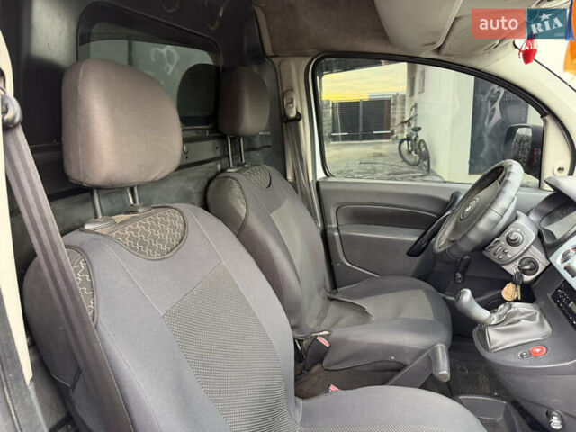Рено Кенгу 2012 в Львове на Automoto.ua Белый Рено Кенгу, объемом двигателя 1.46 л и пробегом 233 тыс. км за 3850 $, фото 26 на Automoto.ua