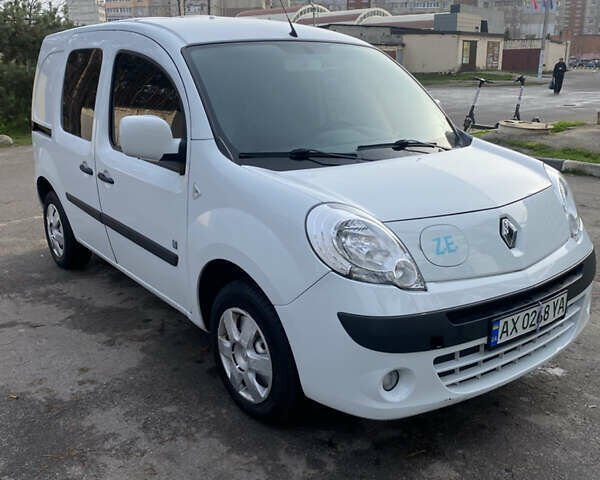Белый Рено Кенгу, объемом двигателя 0 л и пробегом 80 тыс. км за 9000 $, фото 1 на Automoto.ua