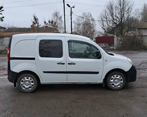 Белый Рено Кенгу, объемом двигателя 1.46 л и пробегом 145 тыс. км за 7800 $, фото 1 на Automoto.ua