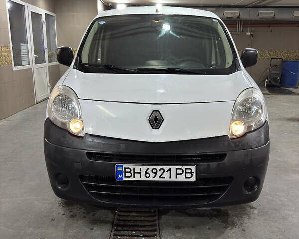 Белый Рено Кенгу, объемом двигателя 1.5 л и пробегом 273 тыс. км за 4100 $, фото 1 на Automoto.ua