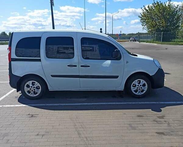 Белый Рено Кенгу, объемом двигателя 1.46 л и пробегом 120 тыс. км за 8000 $, фото 1 на Automoto.ua