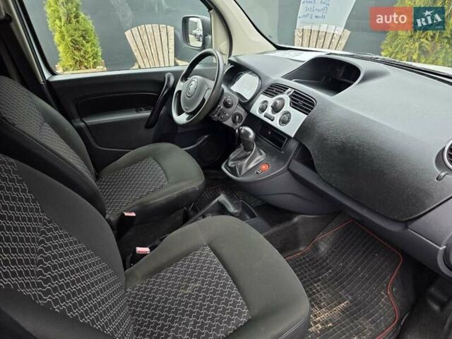 Белый Рено Кенгу, объемом двигателя 0 л и пробегом 59 тыс. км за 4999 $, фото 16 на Automoto.ua