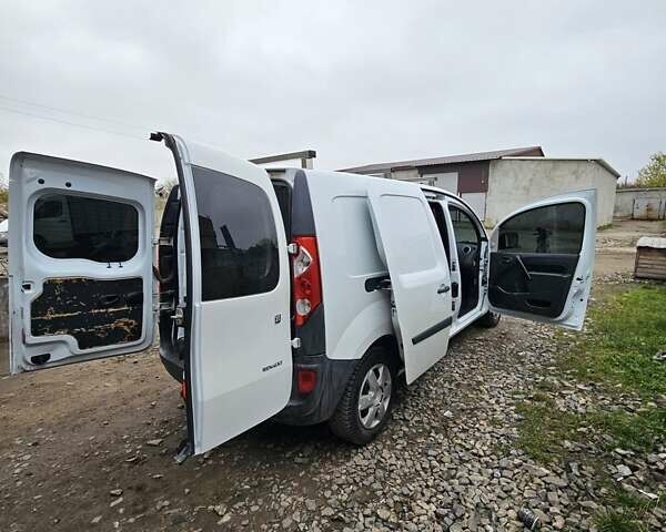 Белый Рено Кенгу, объемом двигателя 0 л и пробегом 62 тыс. км за 6000 $, фото 10 на Automoto.ua