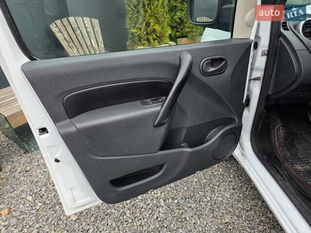 Белый Рено Кенгу, объемом двигателя 0 л и пробегом 59 тыс. км за 4999 $, фото 18 на Automoto.ua