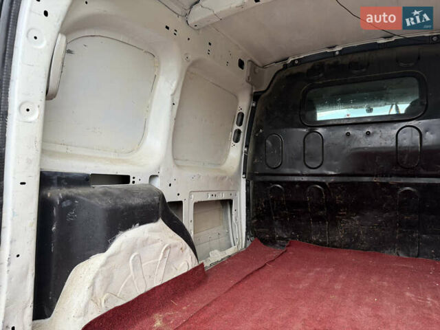 Рено Кенгу 2012 в Львове на Automoto.ua Белый Рено Кенгу, объемом двигателя 1.46 л и пробегом 233 тыс. км за 3850 $, фото 25 на Automoto.ua