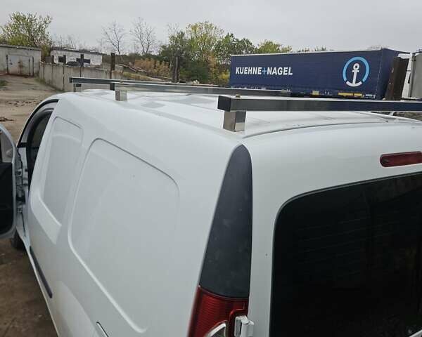 Белый Рено Кенгу, объемом двигателя 0 л и пробегом 62 тыс. км за 6000 $, фото 1 на Automoto.ua