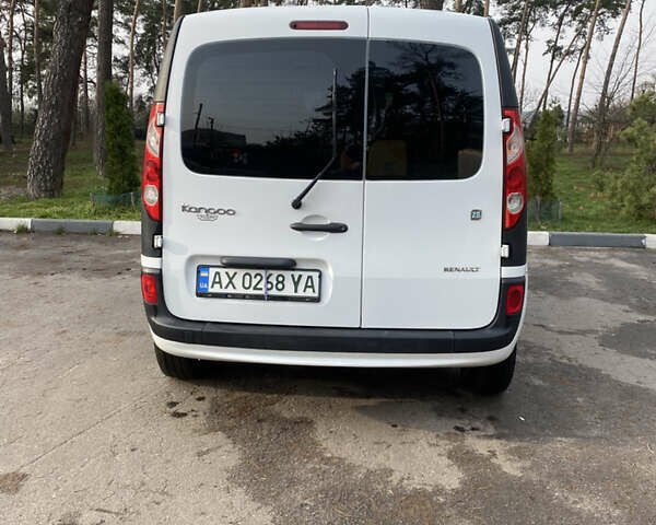 Белый Рено Кенгу, объемом двигателя 0 л и пробегом 80 тыс. км за 9000 $, фото 3 на Automoto.ua