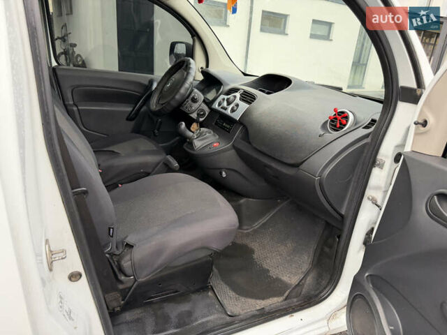 Рено Кенгу 2012 в Львове на Automoto.ua Белый Рено Кенгу, объемом двигателя 1.46 л и пробегом 233 тыс. км за 3850 $, фото 5 на Automoto.ua