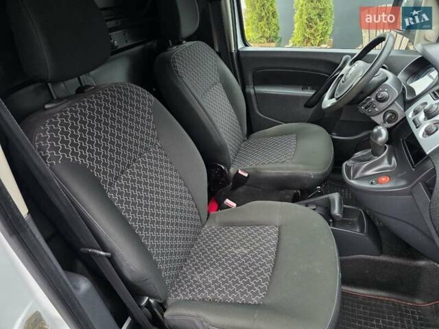 Белый Рено Кенгу, объемом двигателя 0 л и пробегом 59 тыс. км за 4999 $, фото 15 на Automoto.ua