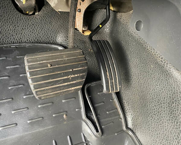 Белый Рено Кенгу, объемом двигателя 0 л и пробегом 80 тыс. км за 9000 $, фото 6 на Automoto.ua