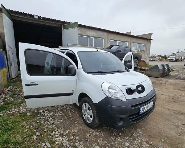 Белый Рено Кенгу, объемом двигателя 0 л и пробегом 62 тыс. км за 6000 $, фото 6 на Automoto.ua