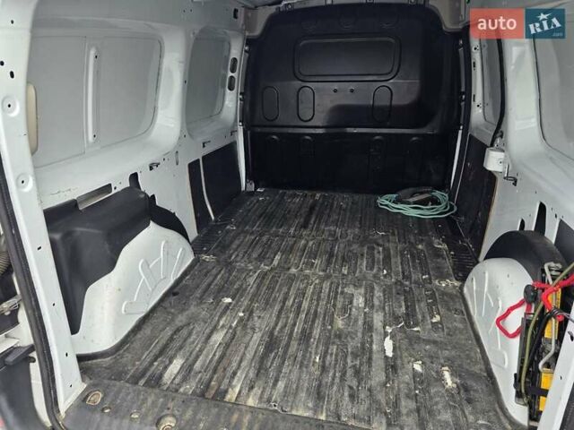 Белый Рено Кенгу, объемом двигателя 0 л и пробегом 59 тыс. км за 4999 $, фото 14 на Automoto.ua