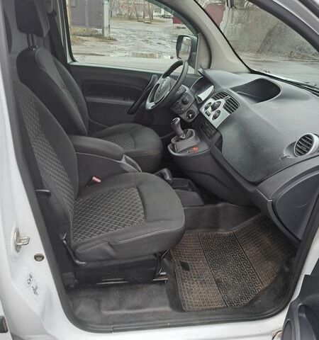 Белый Рено Кенгу, объемом двигателя 1.46 л и пробегом 145 тыс. км за 6800 $, фото 8 на Automoto.ua